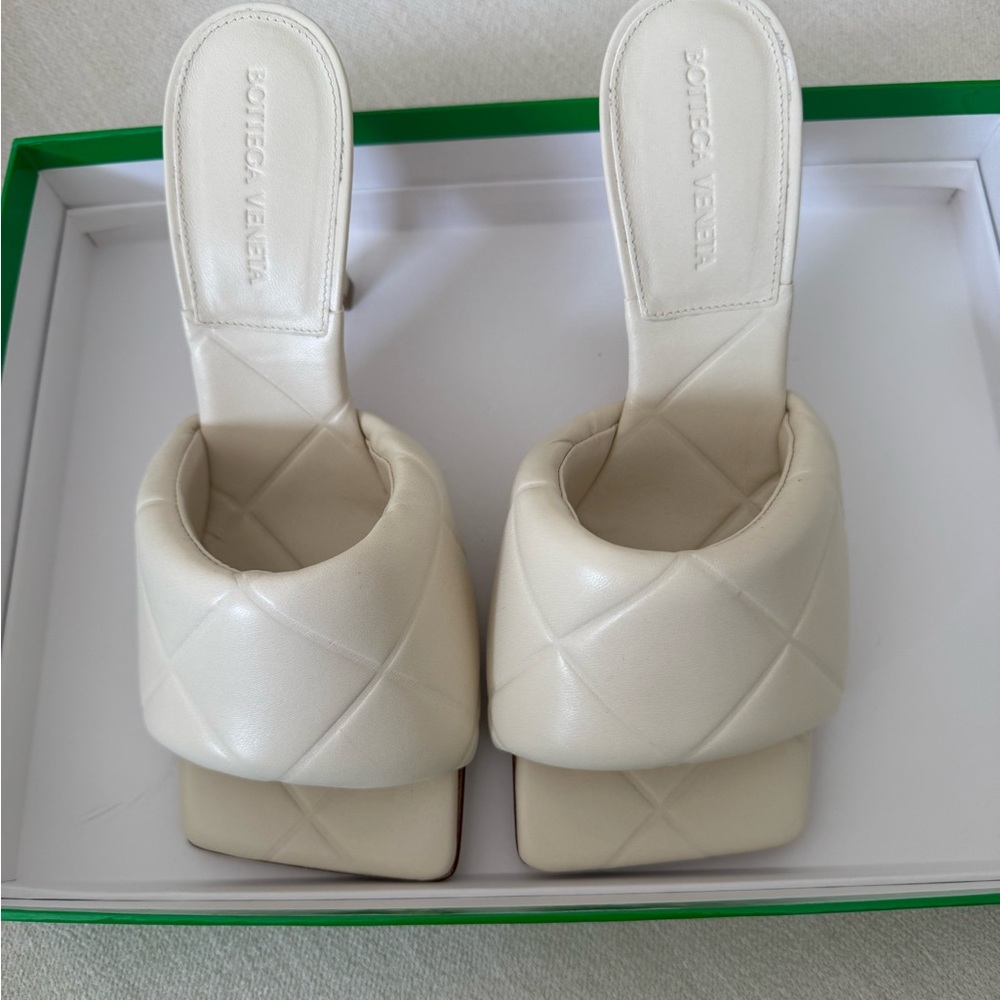 Bottega Veneta Sea Salt Embossed Lido